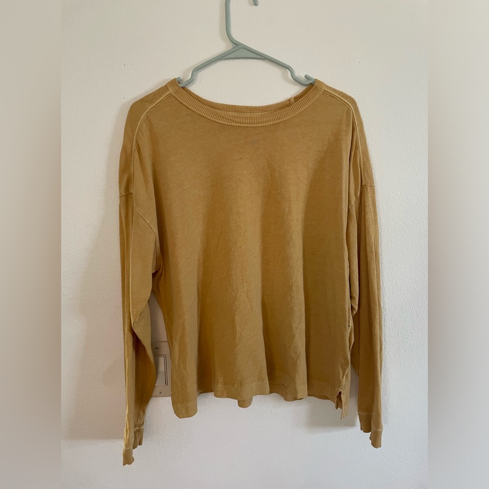 Old navy long sleeve easy tee in yellow